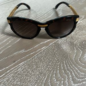 Jimmy Choo Tortoise shell sunglasses - the fold very small!